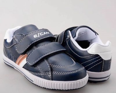 Escan / Кроссовки