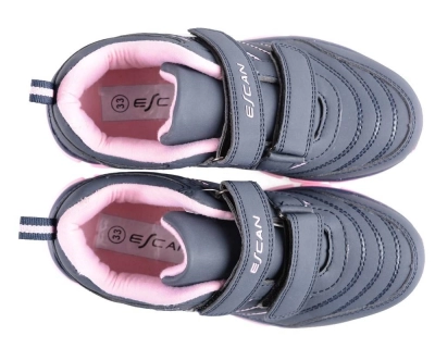 Escan / Кроссовки