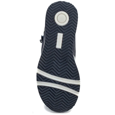 Betsy / Сникеры