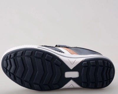 Escan / Кроссовки