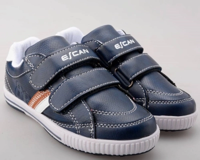 Escan / Кроссовки