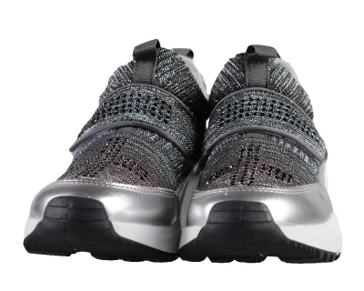 Тофа / Кроссовки